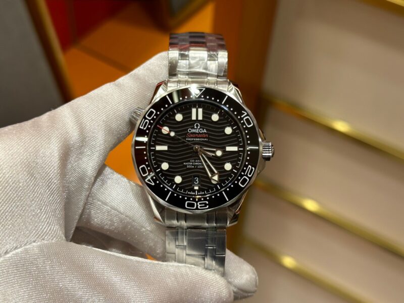 Omega SEAMASTER Series 8